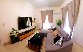 Ηome&Garden with parking close to Olympic Stadium